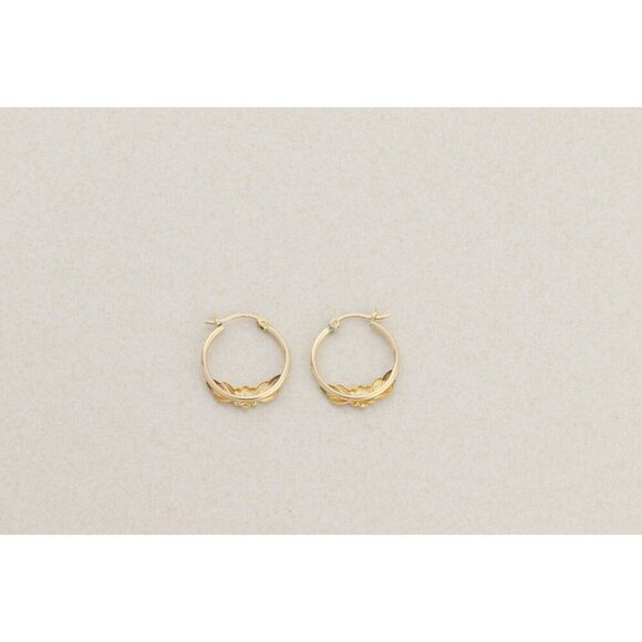 10k Yellow Gold Hoop Flower Earrings 7/8" inch Lightweight - Picture 7 of 7